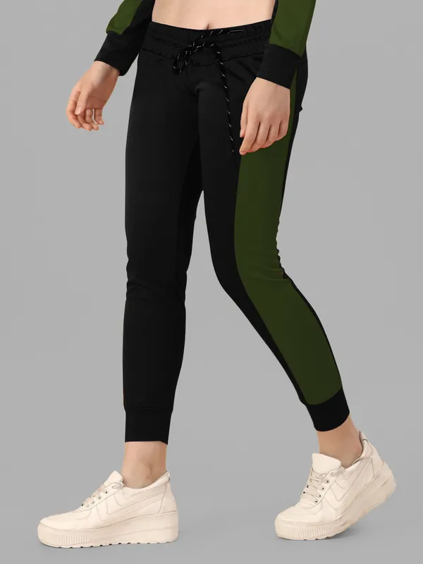Green_Cotton_Blend_Solid_Regular_Track_Suit_For_Women