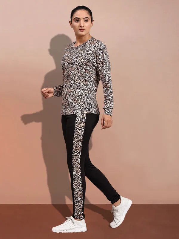 Black_&_Beige_Cotton_Blend_Floral_Print_Regular_Track_Suit_For_Women