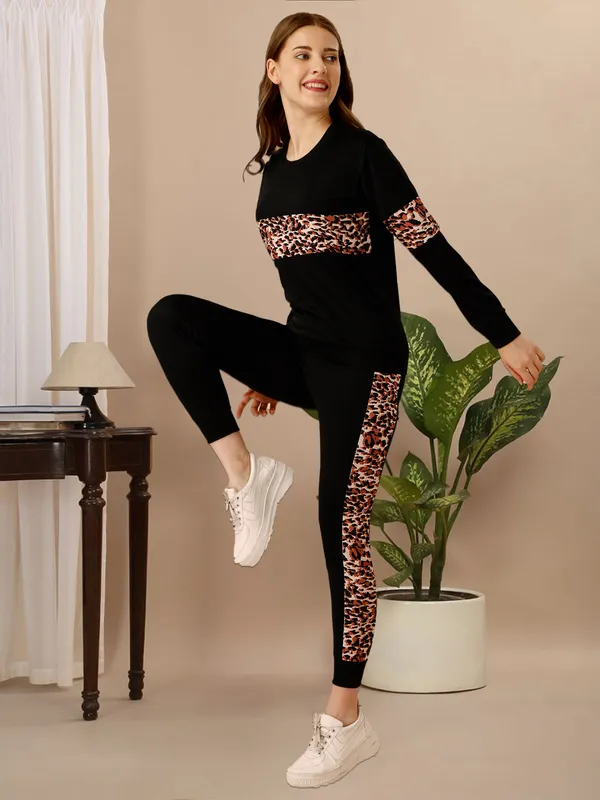 Multicolor_Cotton_Blend_Animal_Print_Regular_Track_Suit_For_Women