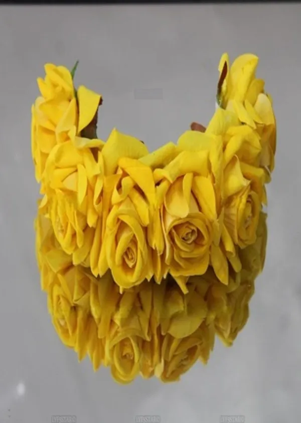 Yellow_velvet_Rose_Gajra_For_Women