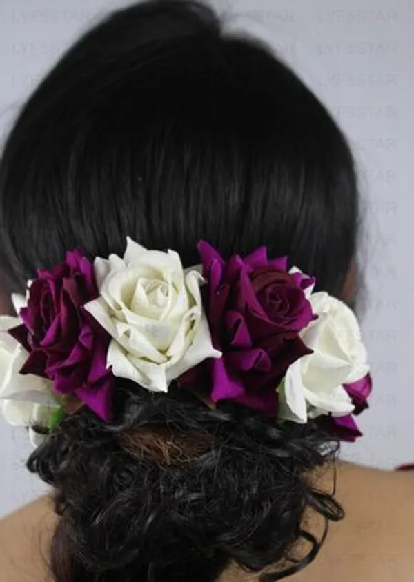 Purple_&_White_Velvet_Rose_Gajra_For_Women
