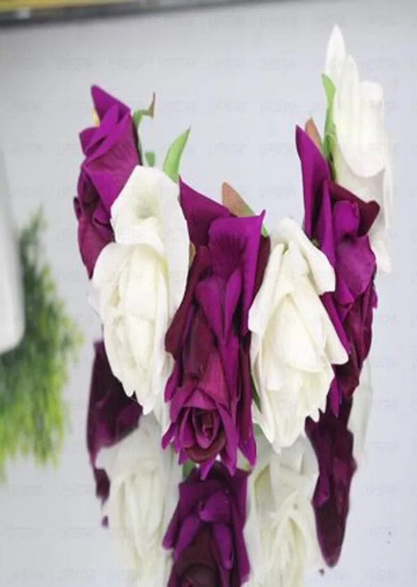 Purple_&_White_Velvet_Rose_Gajra_For_Women