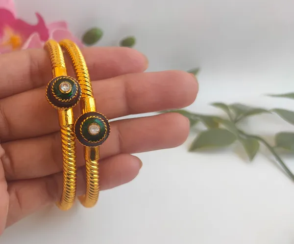 Gold_Brass_Premium_&_Elegant_Bangles_For_Women