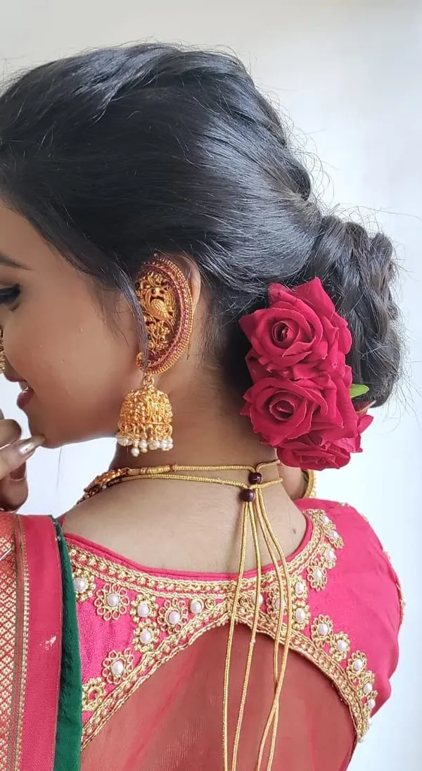 Red_Velvet_Rose_Gajra_For_Women