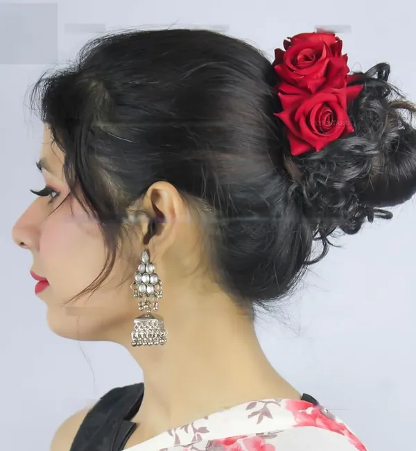 Red_Velvet_Rose_Gajra_For_Women