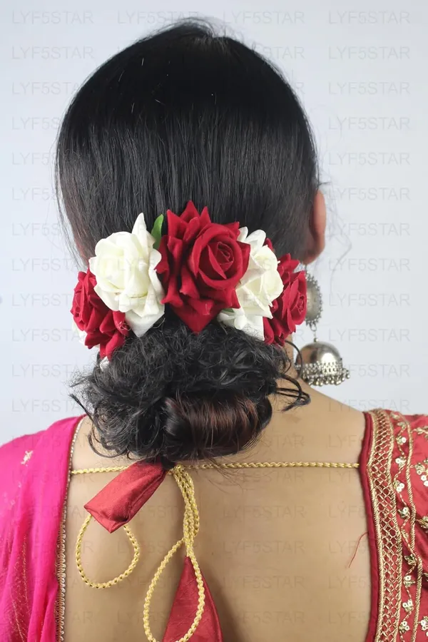 Maroon_&_White_Velvet_Rose_Gajra_For_Women