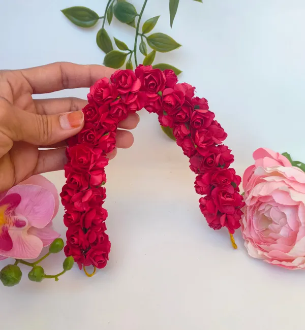 Red_Paper_Rose_Gajra