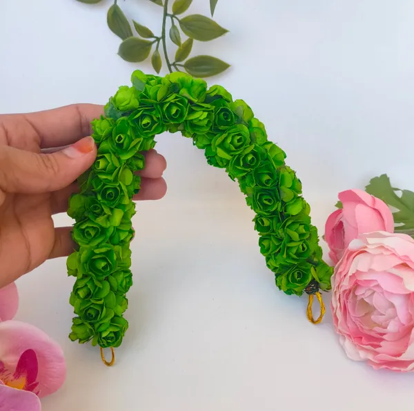 Green_Paper_Rose_Gajra