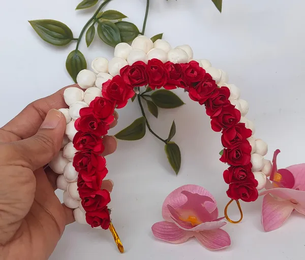Red_Rose_&_Mogra_Gajra