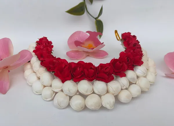 Red_Rose_&_Mogra_Gajra