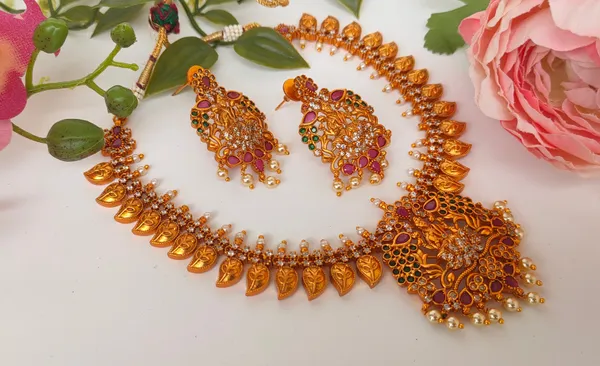 Matt_Finish_Temple_Necklace_set