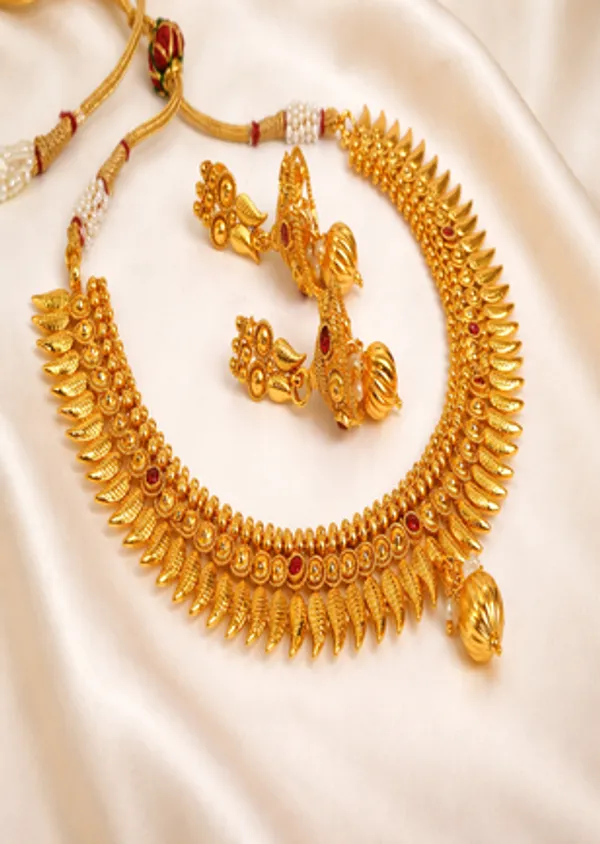 Pink_Metallic_Necklace_Set