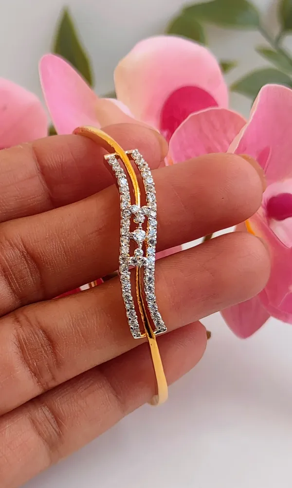 White_Brass_Premium_&_Elegant_Bracelet_For_Women