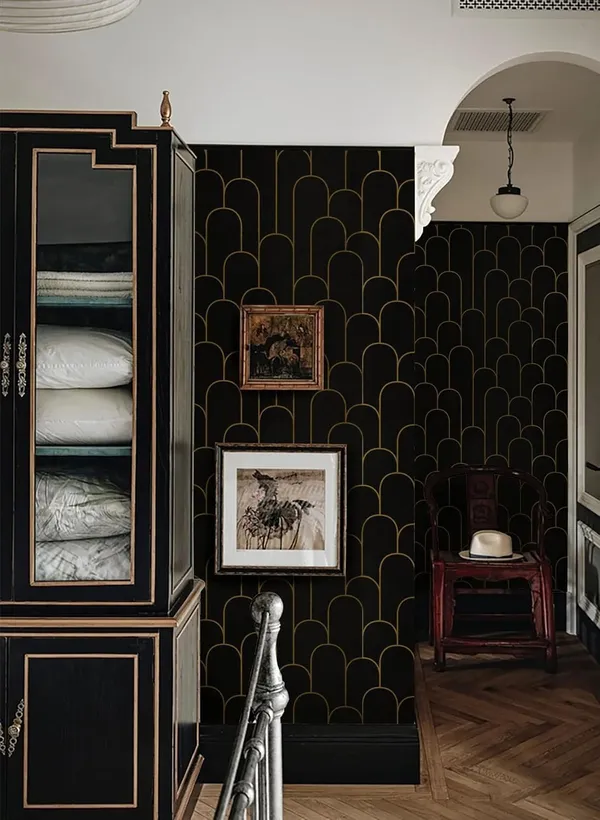 Black_&_Gold_Peel_And_Stick_Wallpaper_With_A_Giometric_Art_Deco_Pattern_Peel_&_Stick,_Waterproof,_Self-Adhesive_Ideal_For_Homes_&_Shops