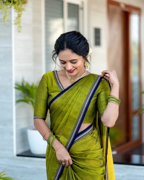 Mehandi_Pure_Cotton_Premium_&_Elegant_Saree_With_Running_Blouse_For_Women