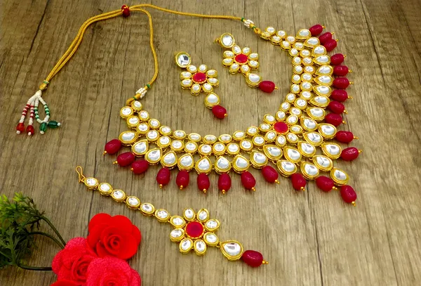 Magenta_Brass_Premium_&_Elegant_Kundan_Necklace_Set_With_Earrings_&_Tikka_For_Women_&_Girls_(08-0111)
