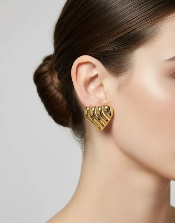 Gold_Pure_Heart_Studs_For_Women