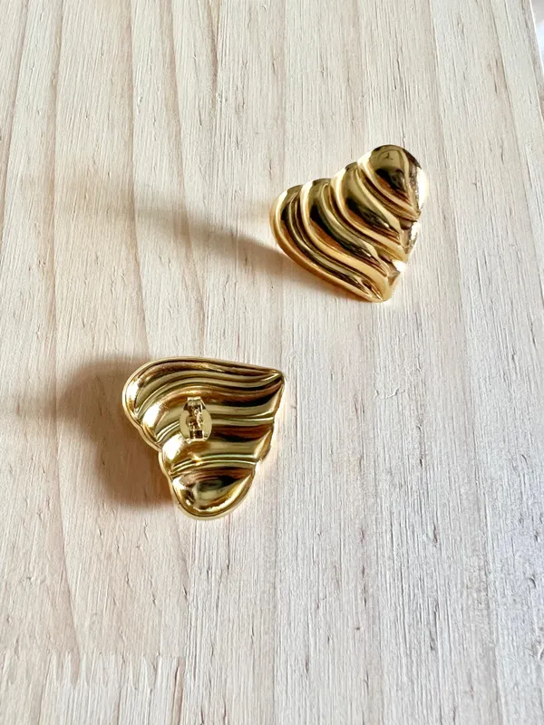 Gold_Pure_Heart_Studs_For_Women