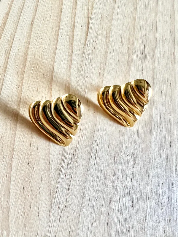 Gold_Pure_Heart_Studs_For_Women
