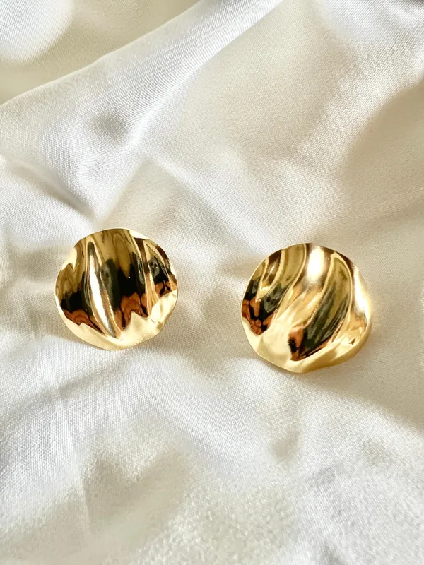 Gold_Sunburst_Glow_Studs_For_Women