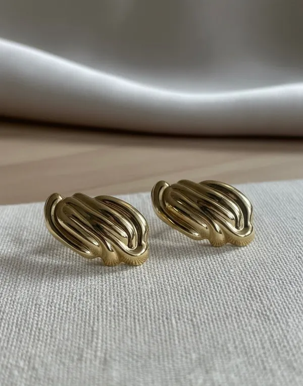 Gold_Golden_Wave_Crest_Studs_For_Women