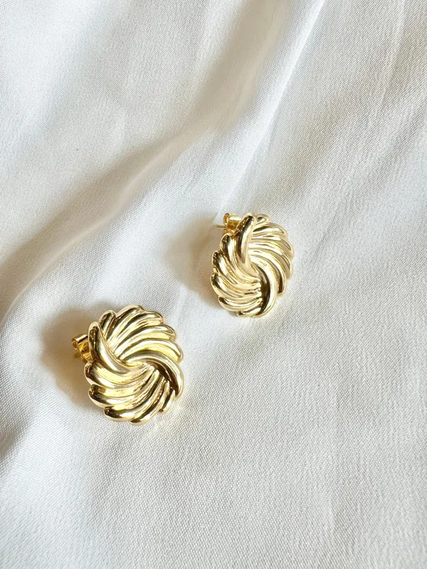 Gold_Swirl_Knot_Studs_For_Women