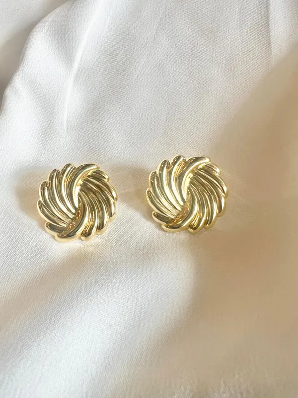 Gold_Swirl_Knot_Studs_For_Women
