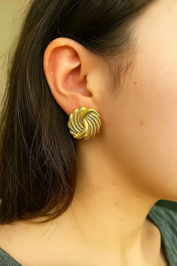 Gold_Swirl_Knot_Studs_For_Women