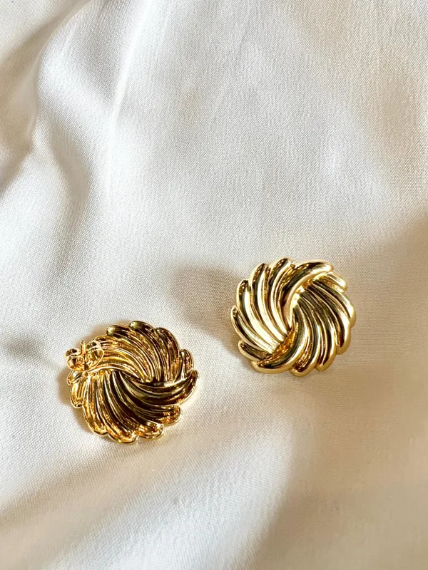 Gold_Swirl_Knot_Studs_For_Women