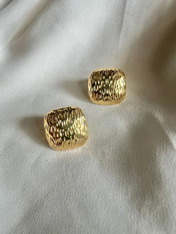 Gold_Golden_Hammered_Square_Studs_For_Women