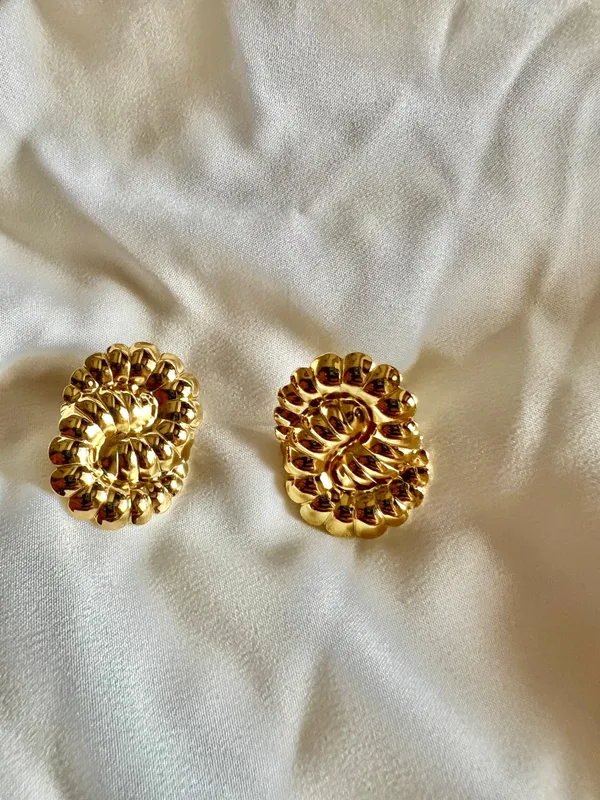 Gold_Golden_Crest_Studs_For_Women