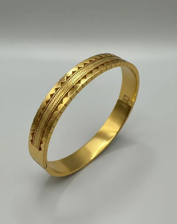 Gold_Golden_Versailles_Bracelet_For_Women