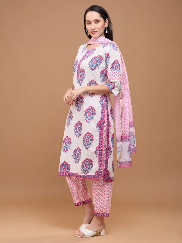 White_&_Pink_Cotton_Floral_Printed_Sweetheart_Neck_Straight_Kurta_With_Trousers_And_Dupatta_For_Women