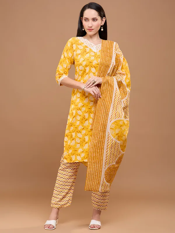 Yellow_&_White_Cotton_Floral_Printed_Kurta_Set_With_Dupatta_For_Women