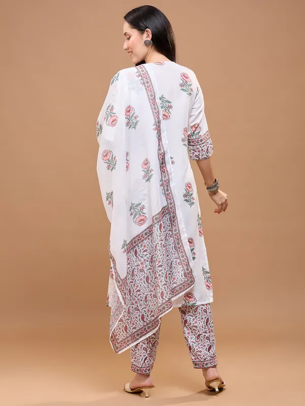 White_Cotton_Floral_Printed_Kurta_Set_With_Dupatta_For_Women