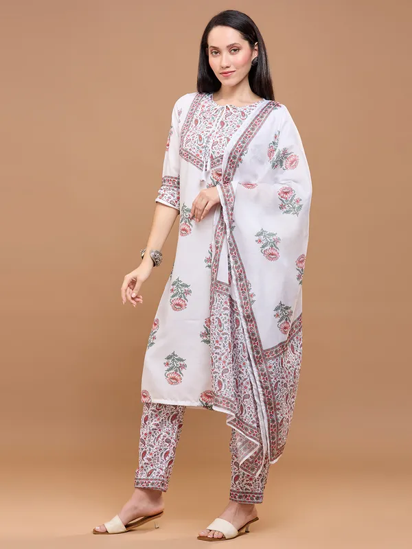 White_Cotton_Floral_Printed_Kurta_Set_With_Dupatta_For_Women
