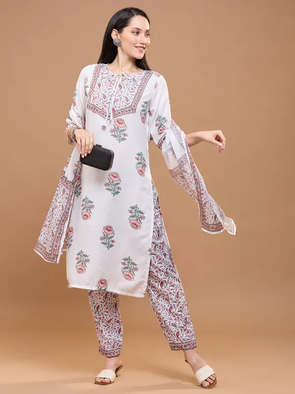 White_Cotton_Floral_Printed_Kurta_Set_With_Dupatta_For_Women