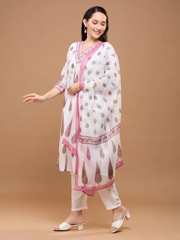 White_Cotton_Floral_Print_Anarkali_With_Trousers_&_Dupatta_Kurta_Set_For_Women