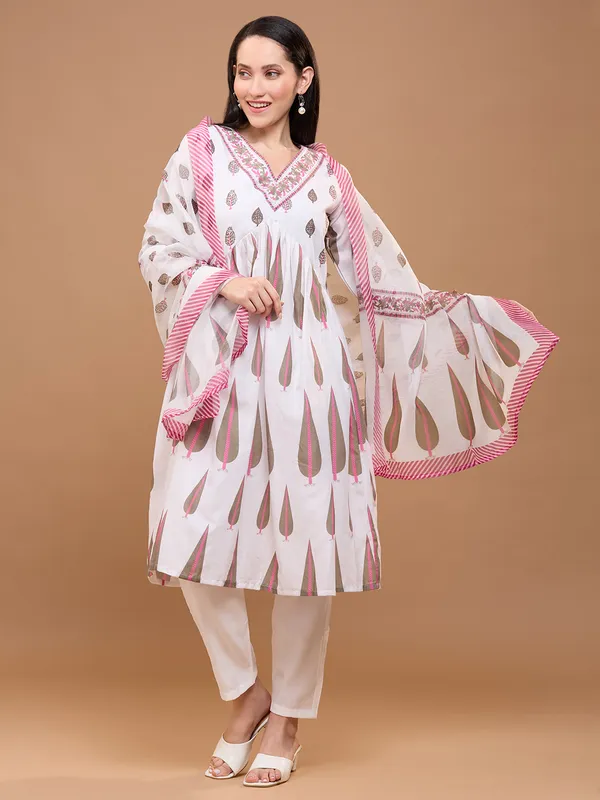 White_Cotton_Floral_Print_Anarkali_With_Trousers_&_Dupatta_Kurta_Set_For_Women