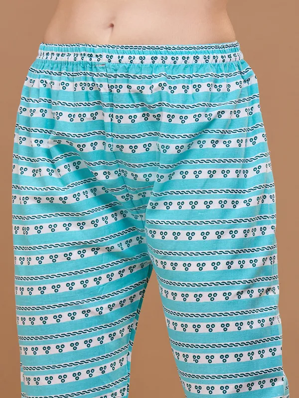 Turquoise_Blue_Cotton_Floral_Printed_Kurta_Set_With_Dupatta_For_Women