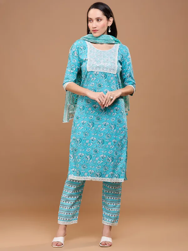 Turquoise_Blue_Cotton_Floral_Printed_Kurta_Set_With_Dupatta_For_Women