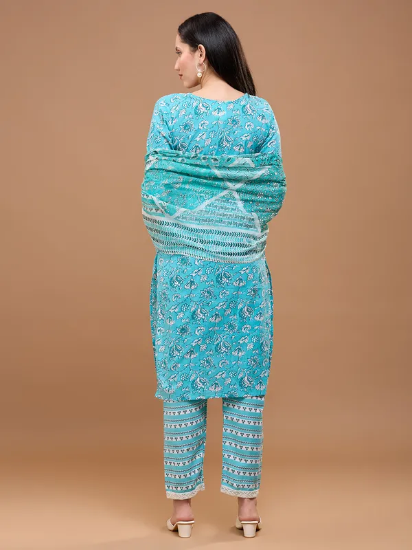 Turquoise_Blue_Cotton_Floral_Printed_Kurta_Set_With_Dupatta_For_Women