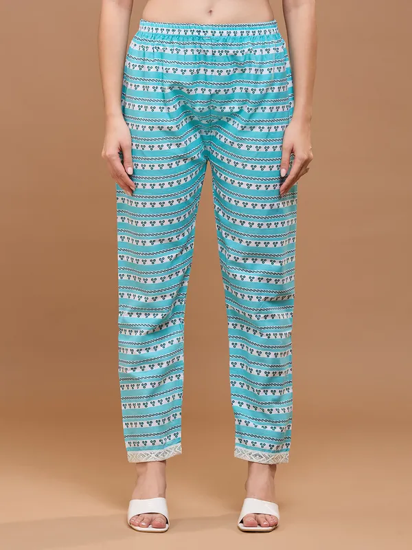 Turquoise_Blue_Cotton_Floral_Printed_Kurta_Set_With_Dupatta_For_Women