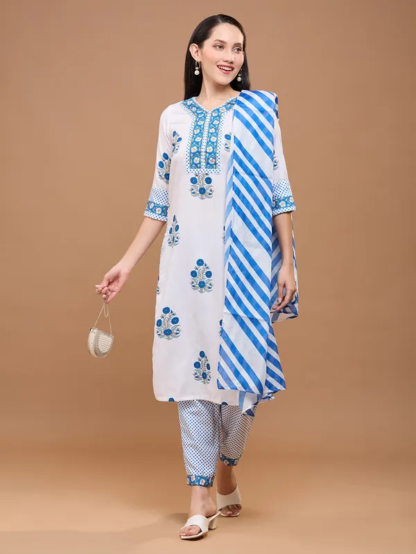 White_And_Blue_Cotton_Floral_Printed_Regular_Kurta_Set_With_Dupatta_For_Women