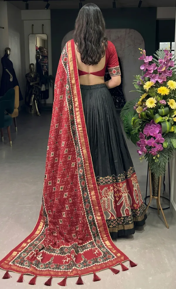 Dola_silk_foil_print_lehenga_choli