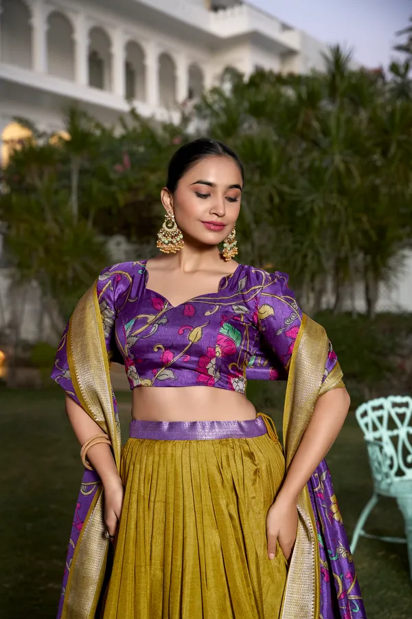 Yellow_Dola_Silk_Premium_&_Elegant_Patola_Print_With_Foil_Work_Lehenga_Choli_For_Women_&_Girls