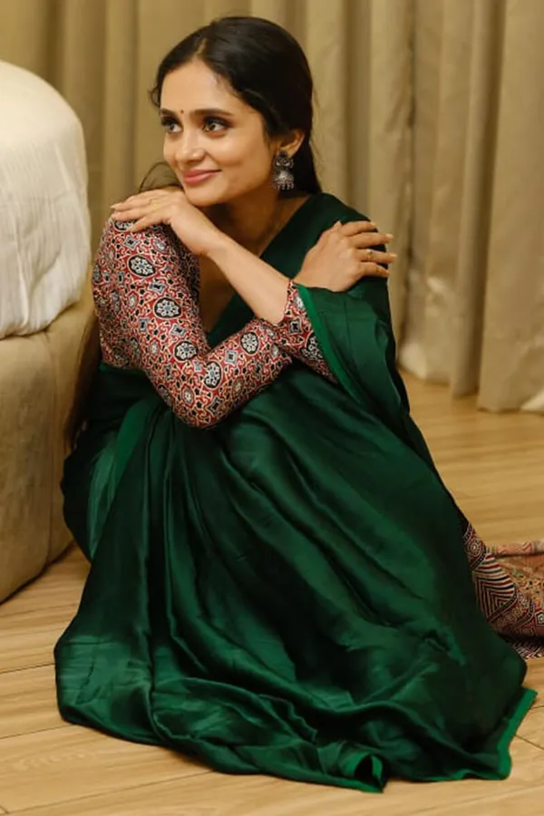 Green_Printed_Bollywood_Satin_Saree