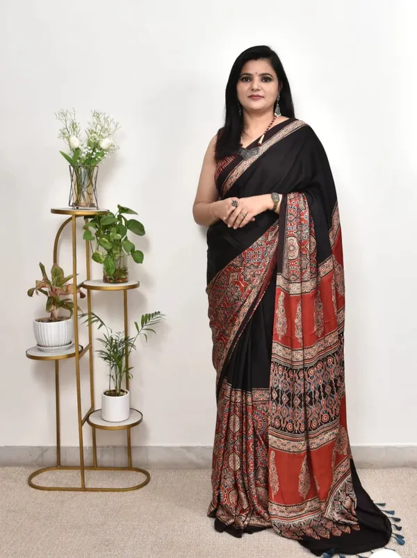 Black_Printed_Bollywood_Satin_Saree