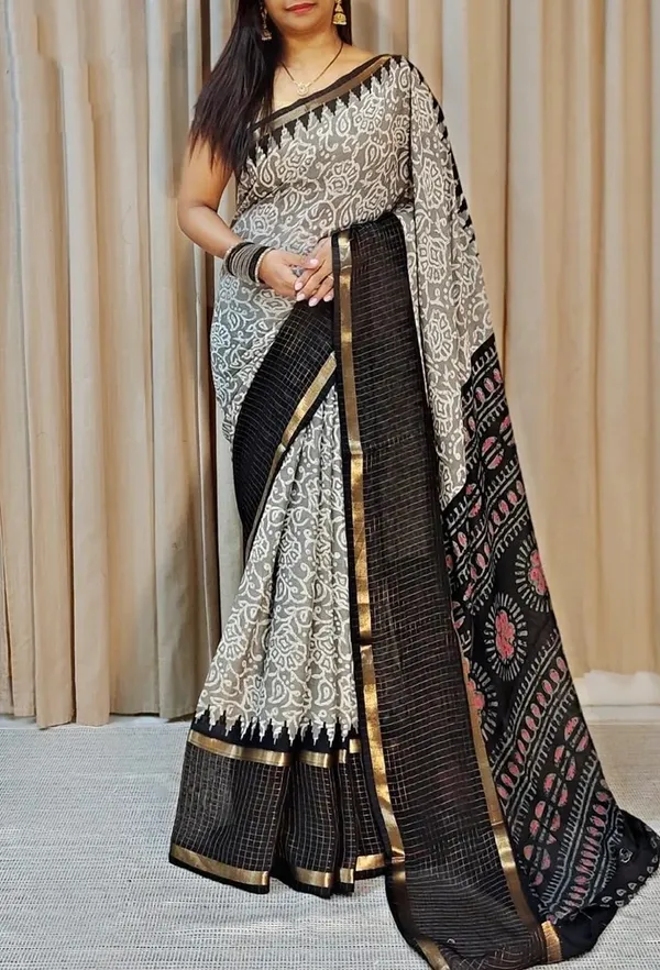 Black_Woven,_Checkered_Mysore_Silk_Blend,_Jacquard_Saree