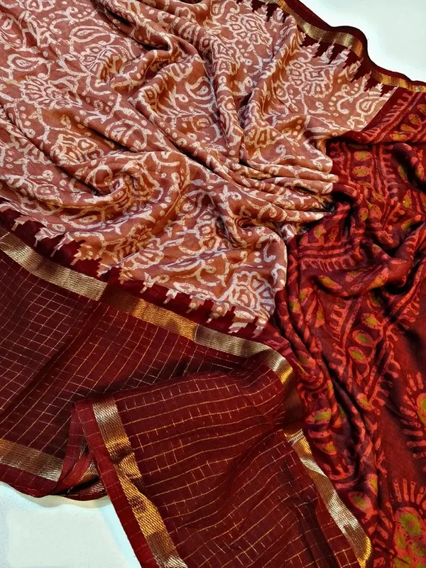 Red_Woven,_Checkered_Mysore_Silk_Blend,_Jacquard_Saree